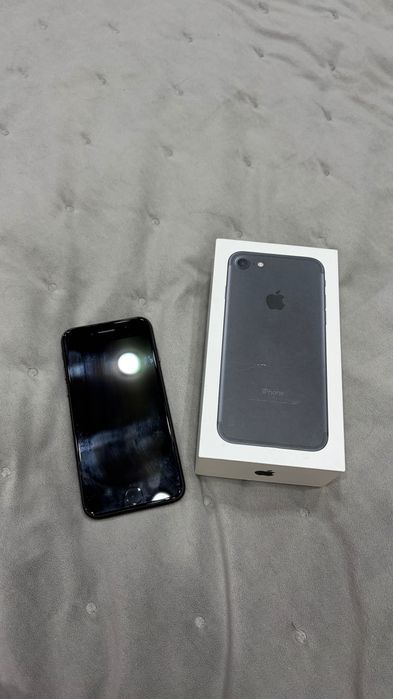 IPhone ( айфон) 7 память 32 Гб