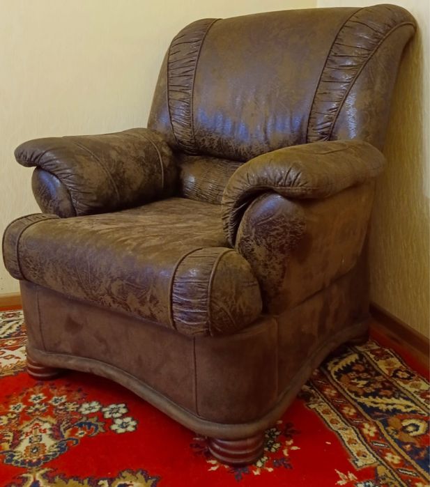 Кресло 25000 тг