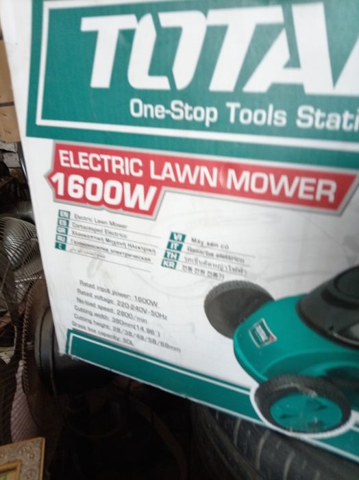 Газонокосилка новый продается сотилади  в коробке