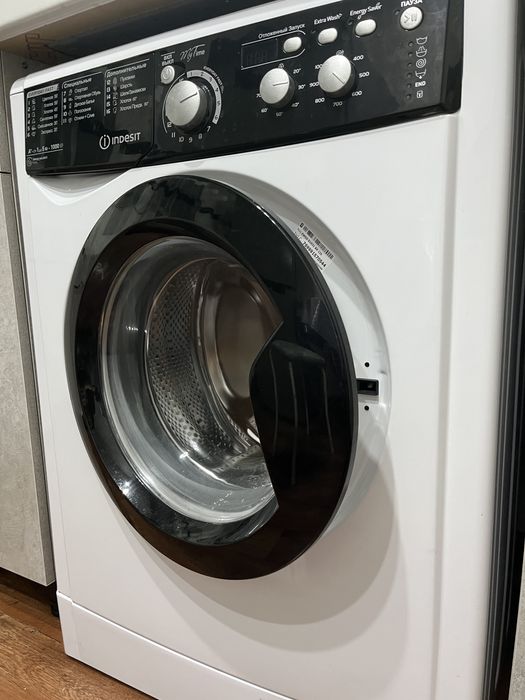Продам стиральную машинку indesit