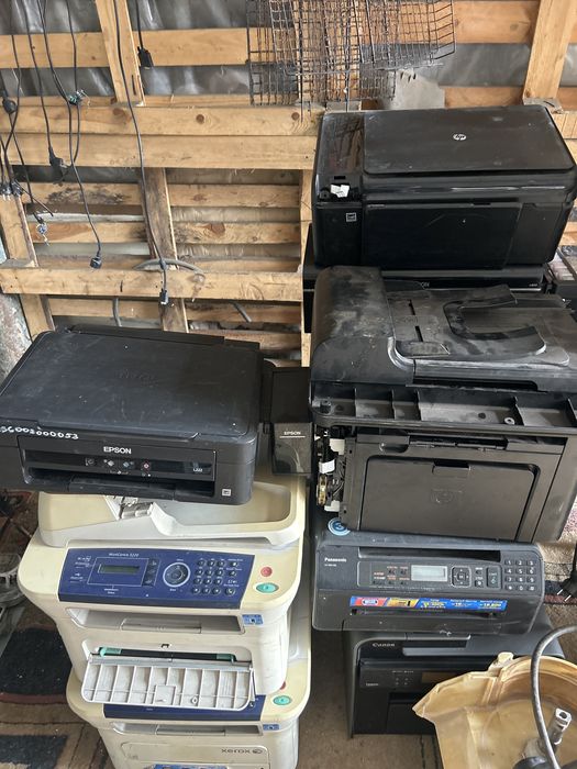 Продам принтера на запчасти