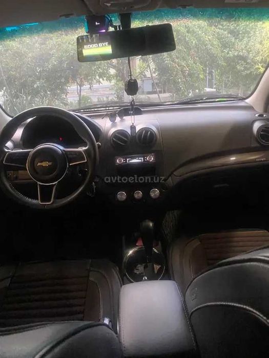 Nexia 3 avtomat sotiladi