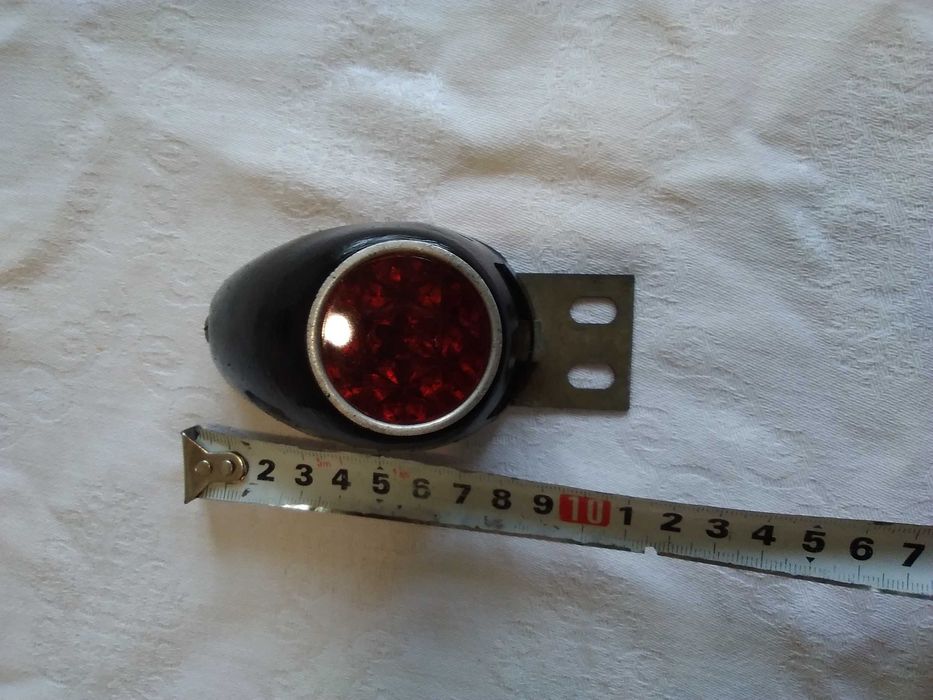 Продавам стъкло за фар и габарити за ретро автомобил и мотоциклет