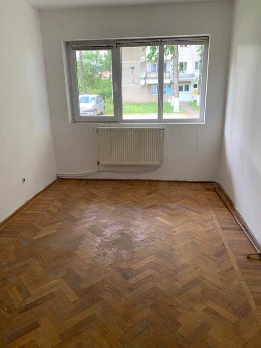 Vanzare apartament 3 camere