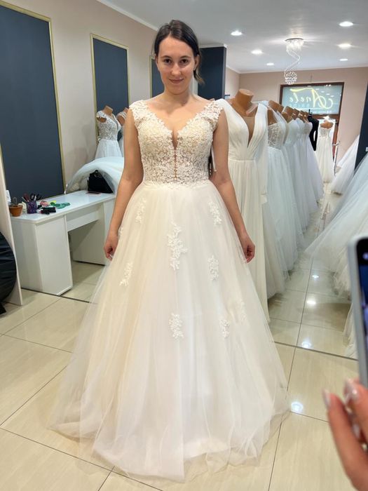 Vand rochie de mireasa