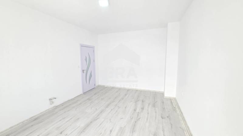 Двустаен  (преустроен) апартамент след основен ремонт, завършен до клю