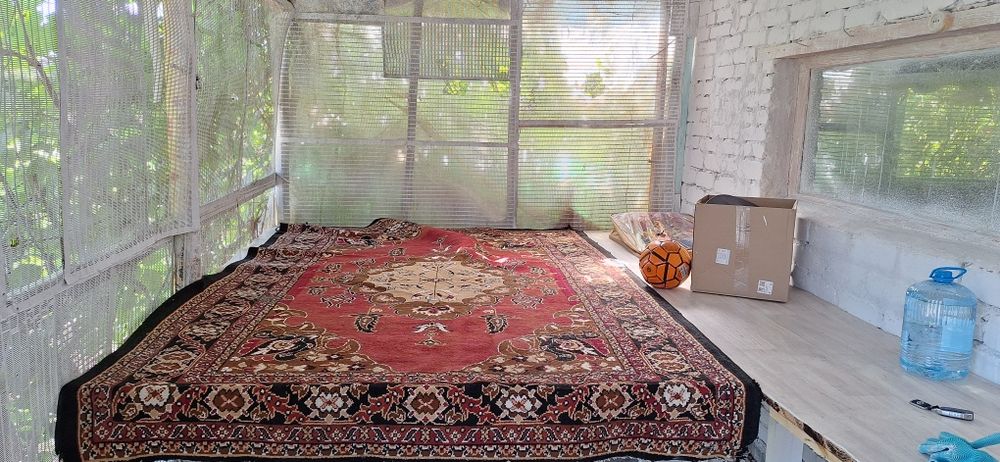 Продам ковёр в хорошем состоянии