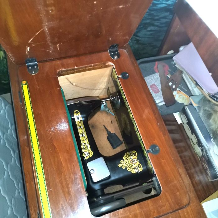 Стара китайска шевна машина