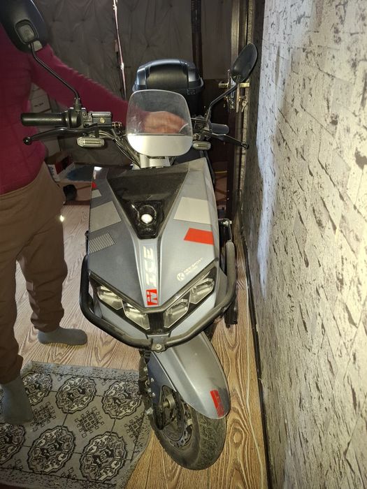 Skuter, elektro motor yaponski