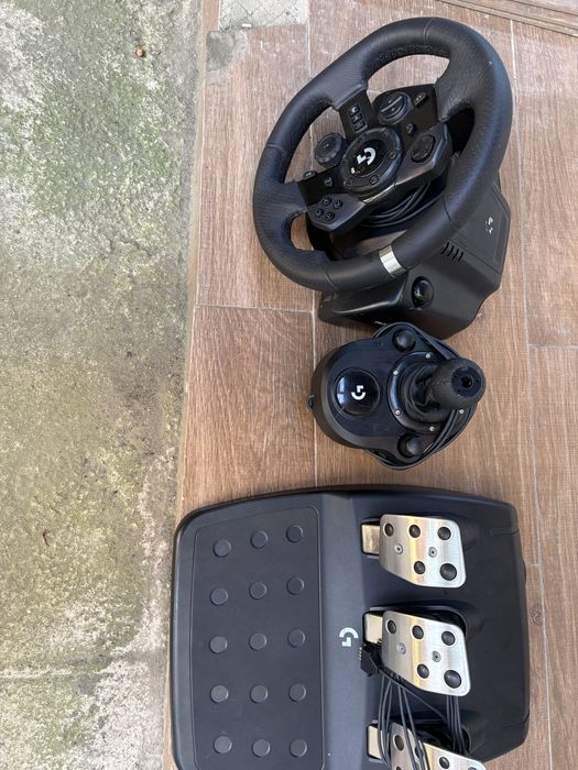 Волан,педали и скоростен лост logitech g923