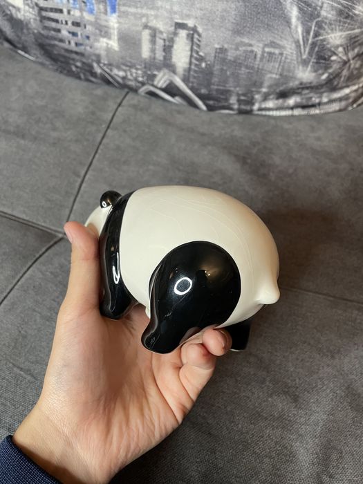 Копилка в виде панды, так же есть плойки