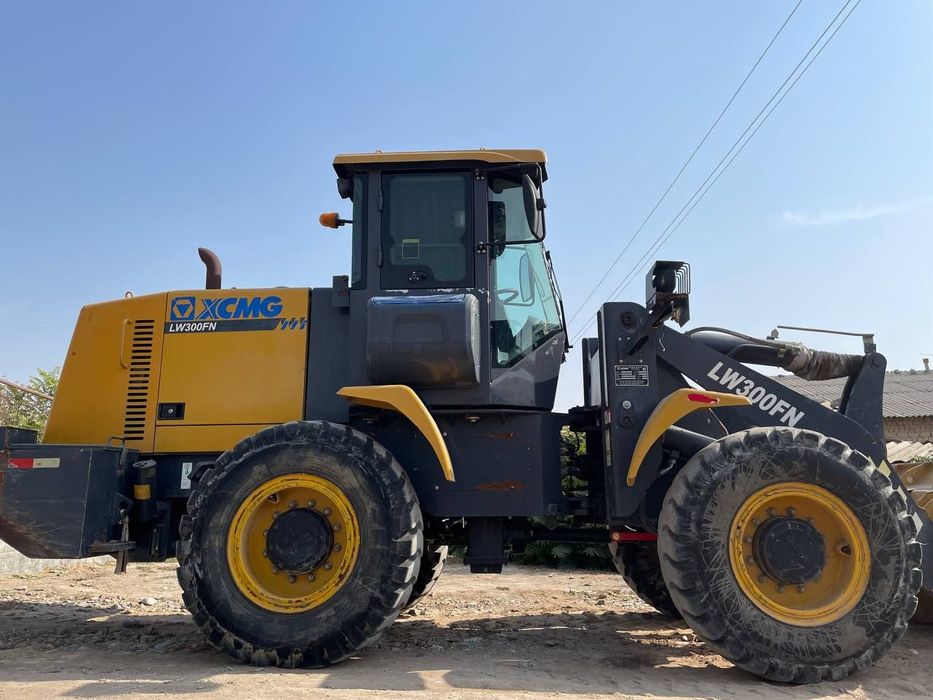 Сотилади Франтальный пагрузчик XCMG 1,8 куб Йили 2021