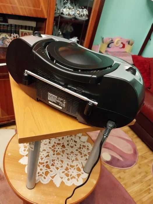 Radio bombox cu CD , Stik si card de memorie  - vand schimb cu  - google Nest mini