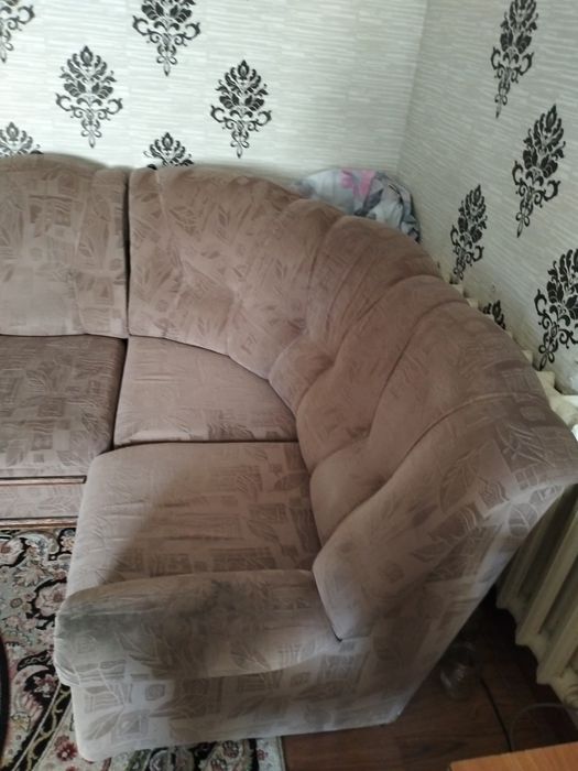 Диван в хорошем состоянии