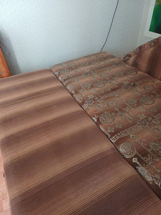 Продам диванчик б/у