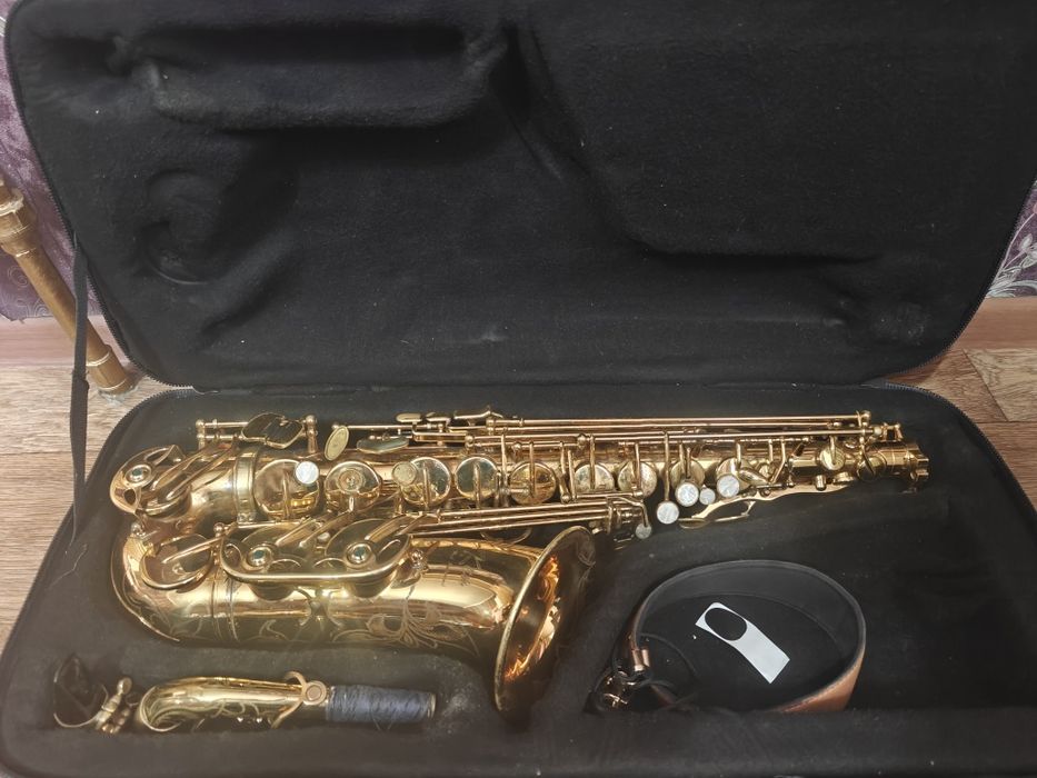 Продаю Саксофон Альтовый