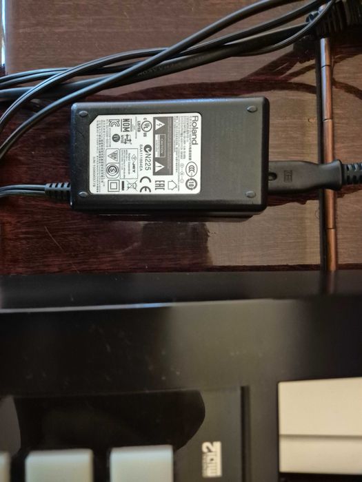 ROLAND-FA 06-Продавам