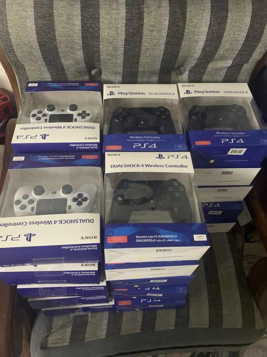 Продам playststion4 slim 1TB с играми на борту как на фото