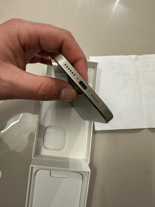iPhone 15 Pro Max Natural Titanium 256GB