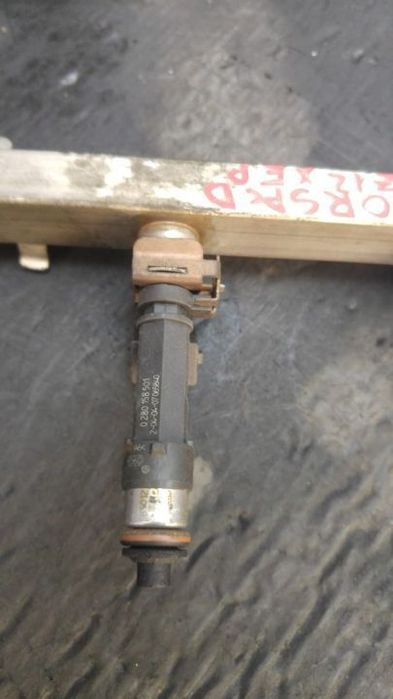 Injector opel corsa d corsa c meriva 1.2b 1.4b 0280158501