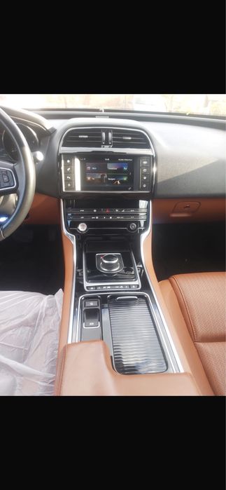 Vand  Jaguar XE Berlina