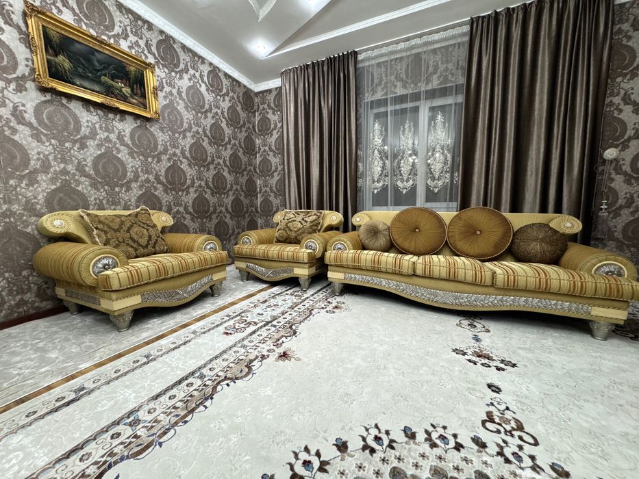 Продам диван два кресла б/у 150000  Алматы