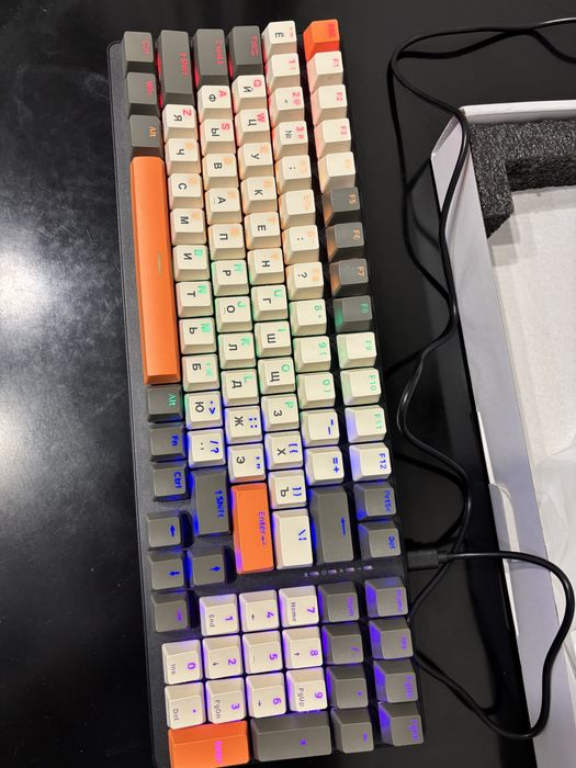 Продам механическую клавиатуру