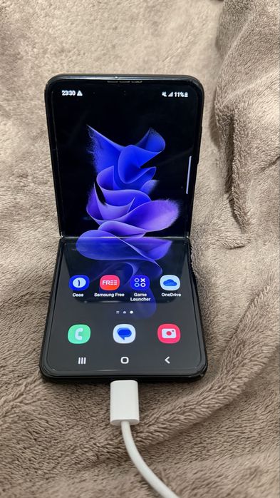 Samsung Galaxy Z Flip 3