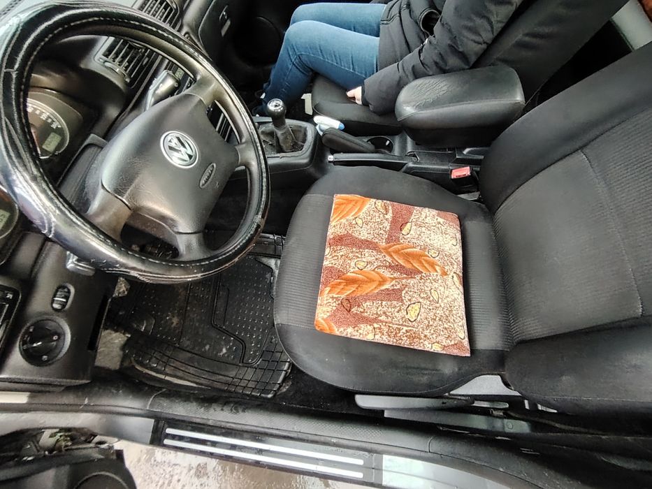 Vând Volkswagen Passat