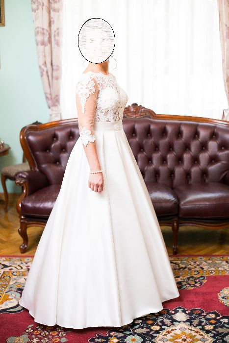 Rochie de mireasa din satin si dantela