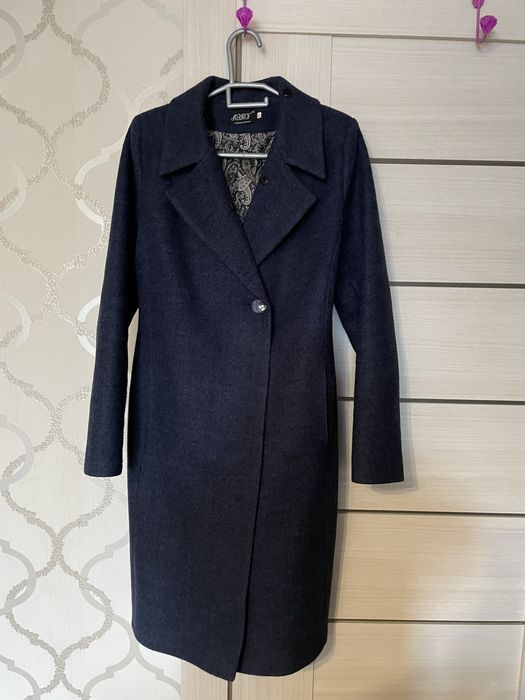 Продается пальто зимнее женское