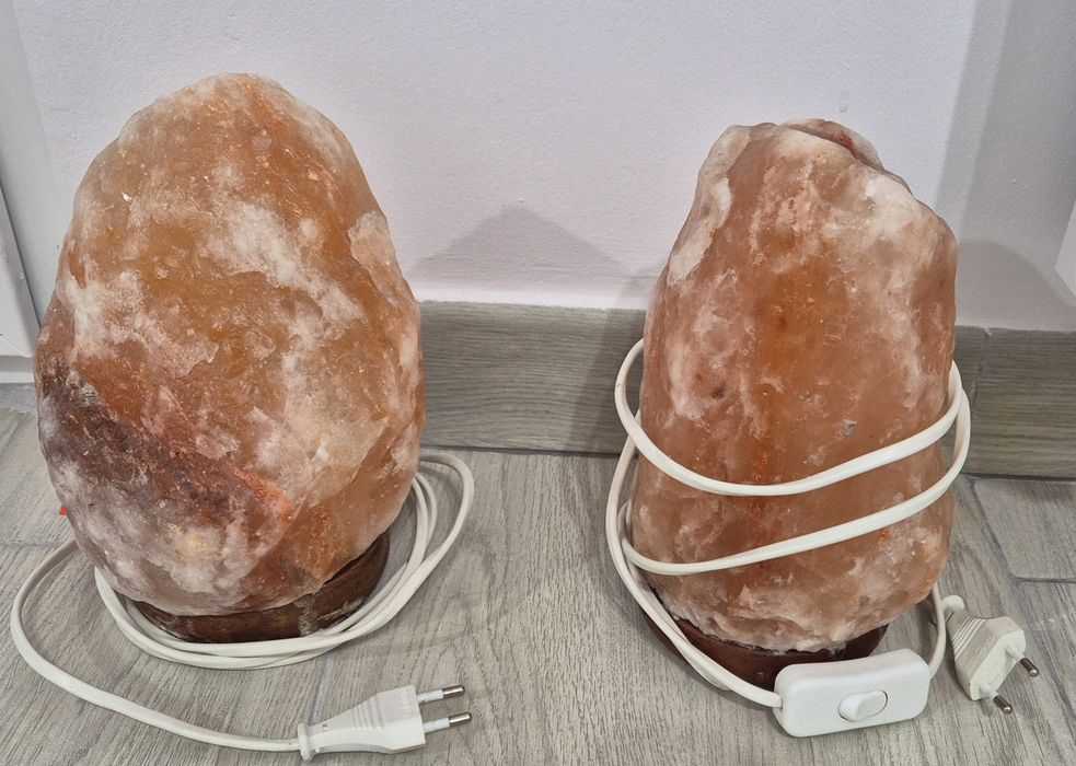 Vând 2 lămpi cu sare de Himalaya 110 ron setul 2 buc
