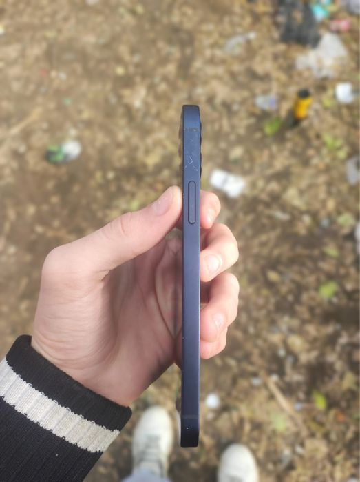 iphone 12. 128гигобайтов