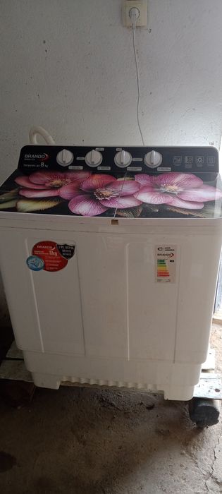 Kir yuvish mashinasi sotiladi