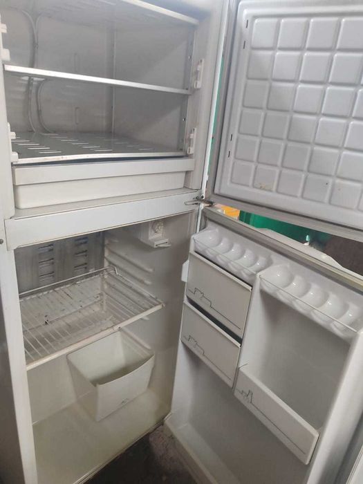 Холодильник рабочий