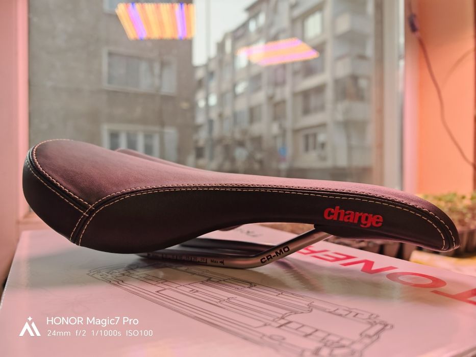 Седалка Charge Spoon