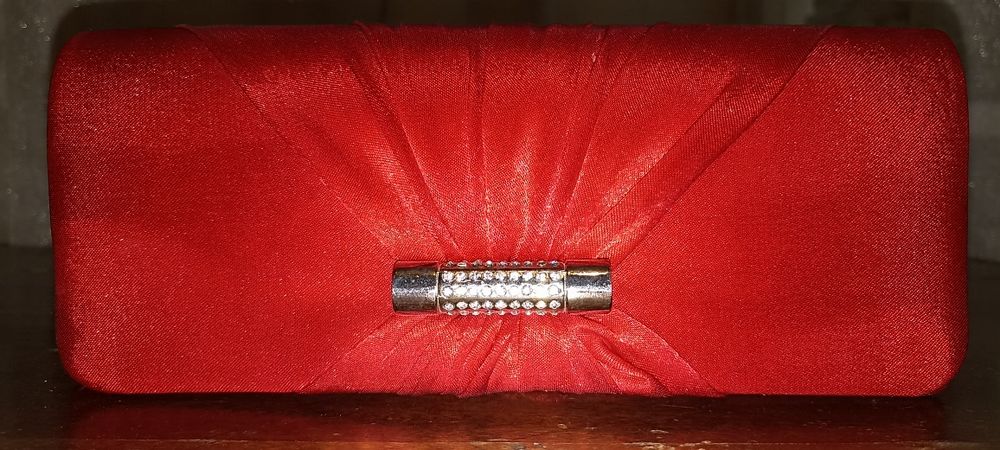 Срочно продам клатчи