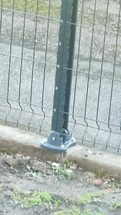 Stilpi gard bordurat Blooma 220/7/6