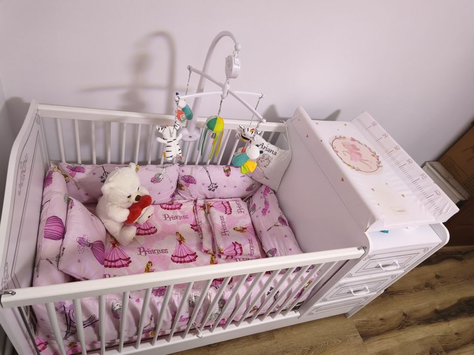 Pătuț bebeluși + saltea + carusel