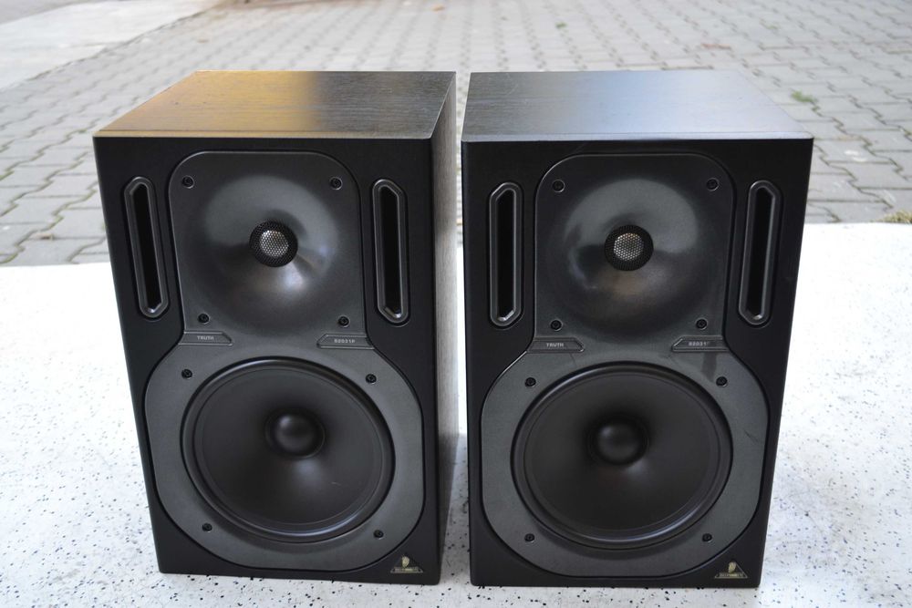 Boxe Behringer model B 2031 P
