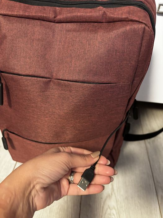 Rucsac cu port usb
