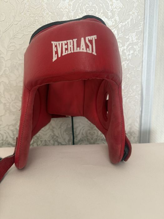 Продам боксерский шлем Everlast