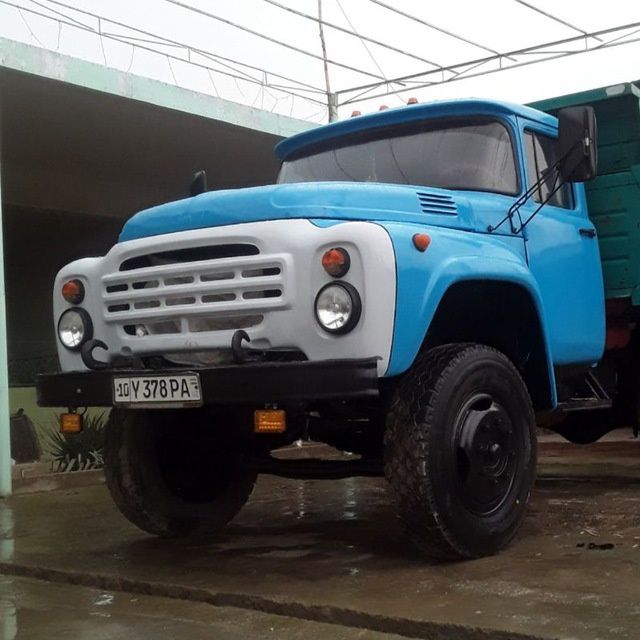 Zil sotiladi yili 1990