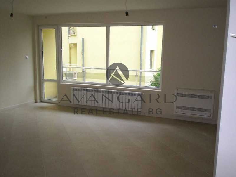 Продава се Магазин в Пловдив, Кършияка - 220 кв.м за 1478 €/кв.м - Снимка #1