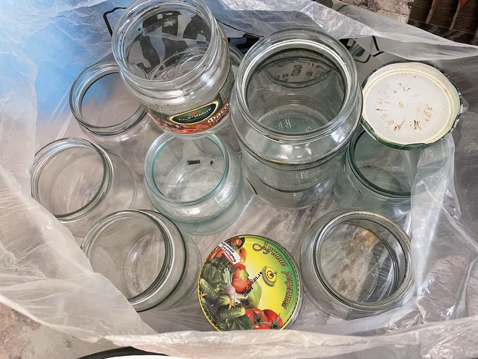 Продам банки 0,5-0,7 л.