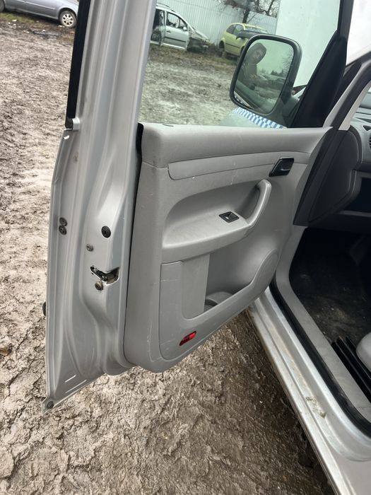 Bara fata! Capota motor! Vw caddy fab 2008 motor 1,9 bls