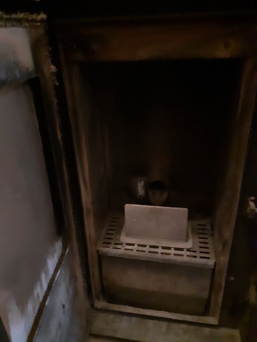 Продавам пелетна камина BURNIT Comfort PM, 23+2 kw