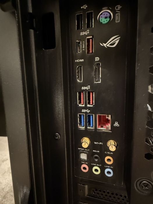 Геймърски компютър, RTX 2080, i7-9700k, 16GB RAM