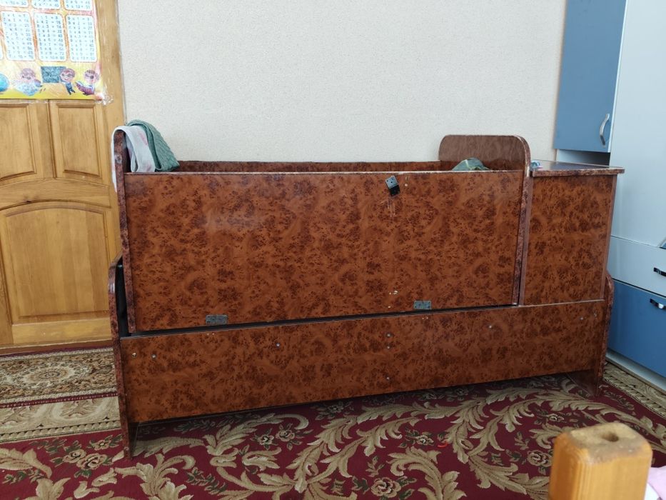 Detskiy kravat shkaf  holati yaxshi
