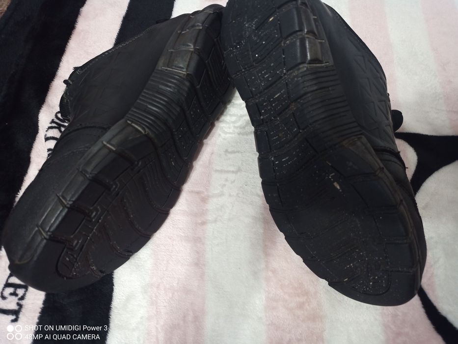 Reebok-работни обувки с бомбе 42 номер